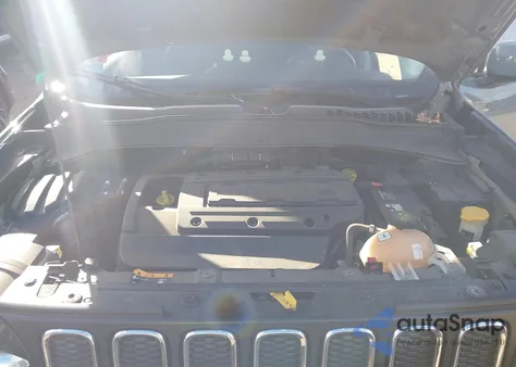 2017 Jeep Renegade Latitude 4X4 from USA, damaged, VIN ZACCJBBH2HPF92418